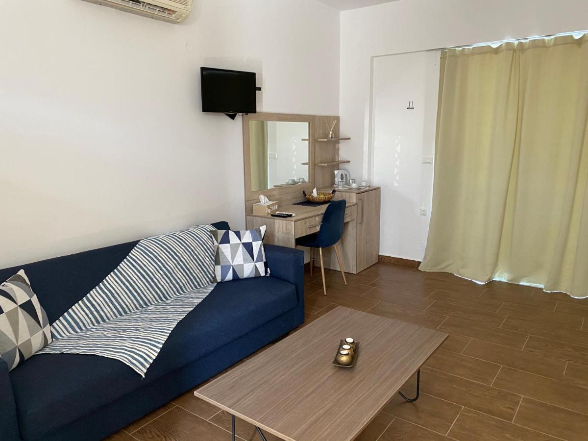 Grande Blue Suites With Private Bay アルハンゲロス エクステリア 写真