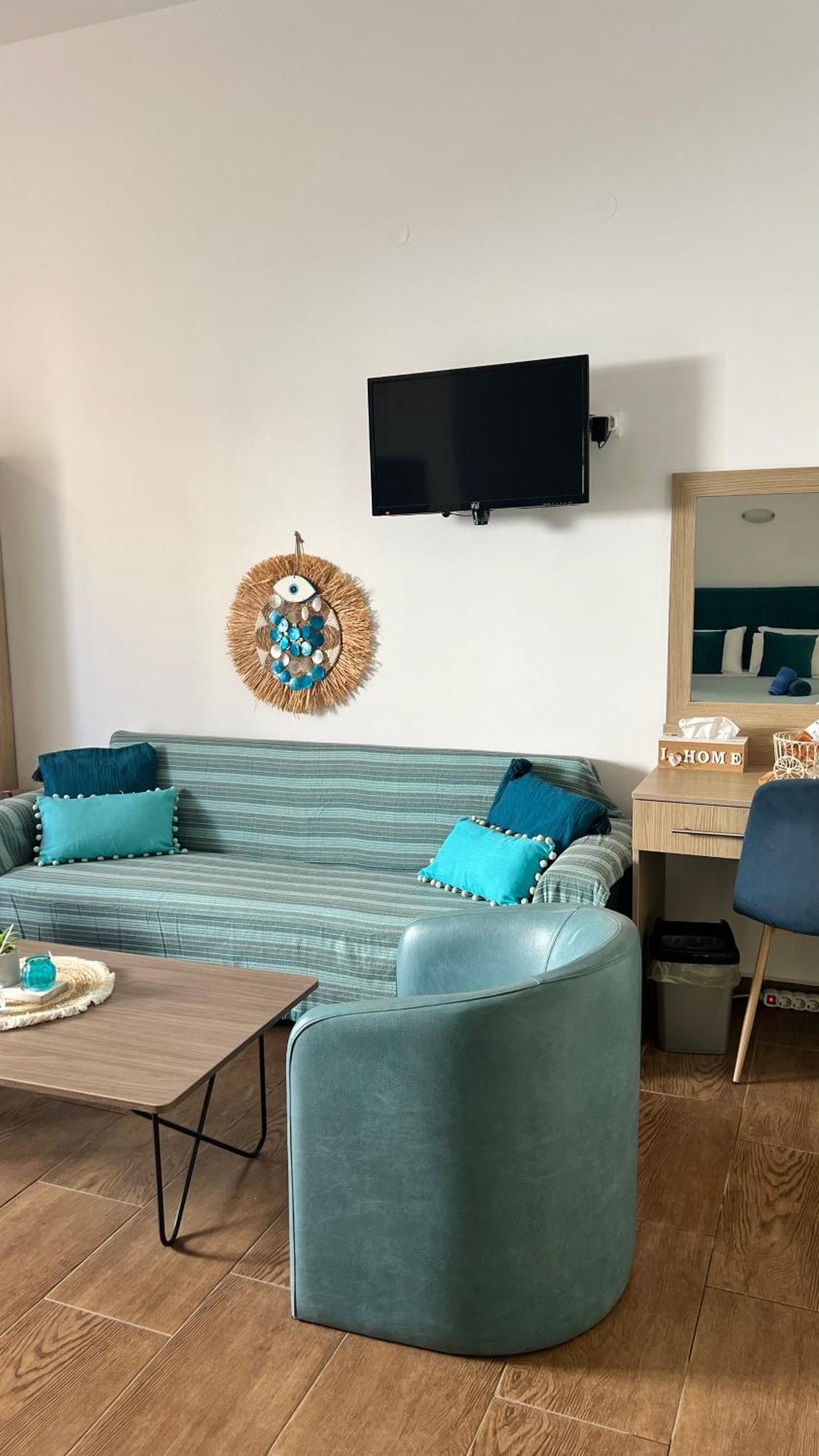 Grande Blue Suites With Private Bay アルハンゲロス エクステリア 写真